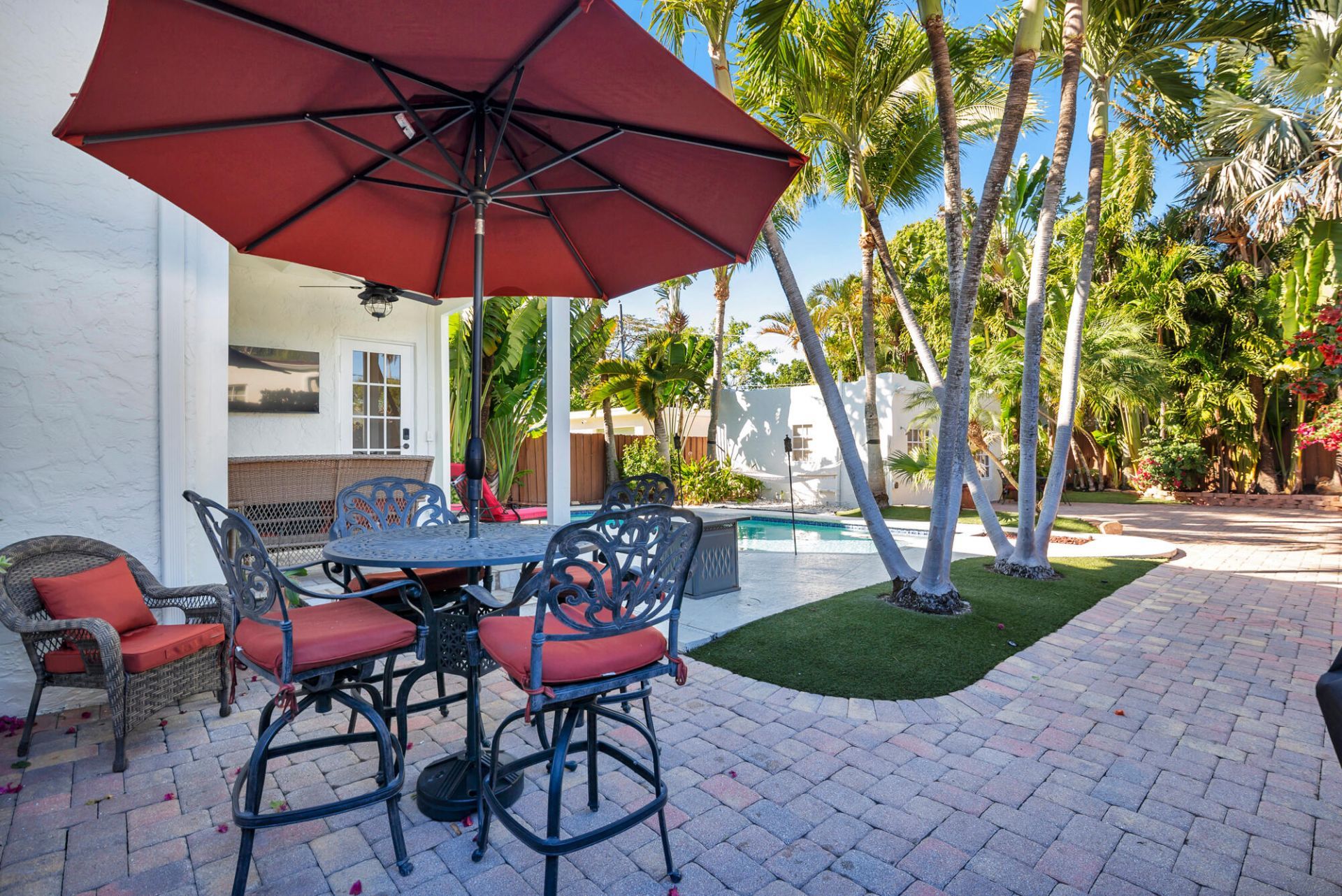 137 Edgewood Drive, West Palm Beach, FL 33405 Photo