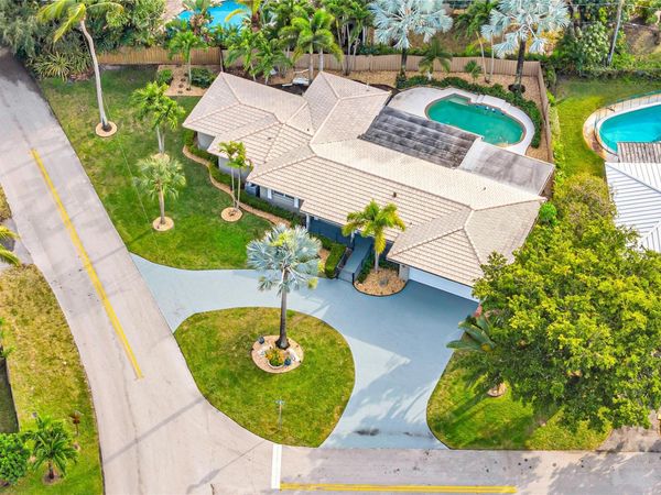 1760 NE 40th Court, Oakland Park, FL 33334