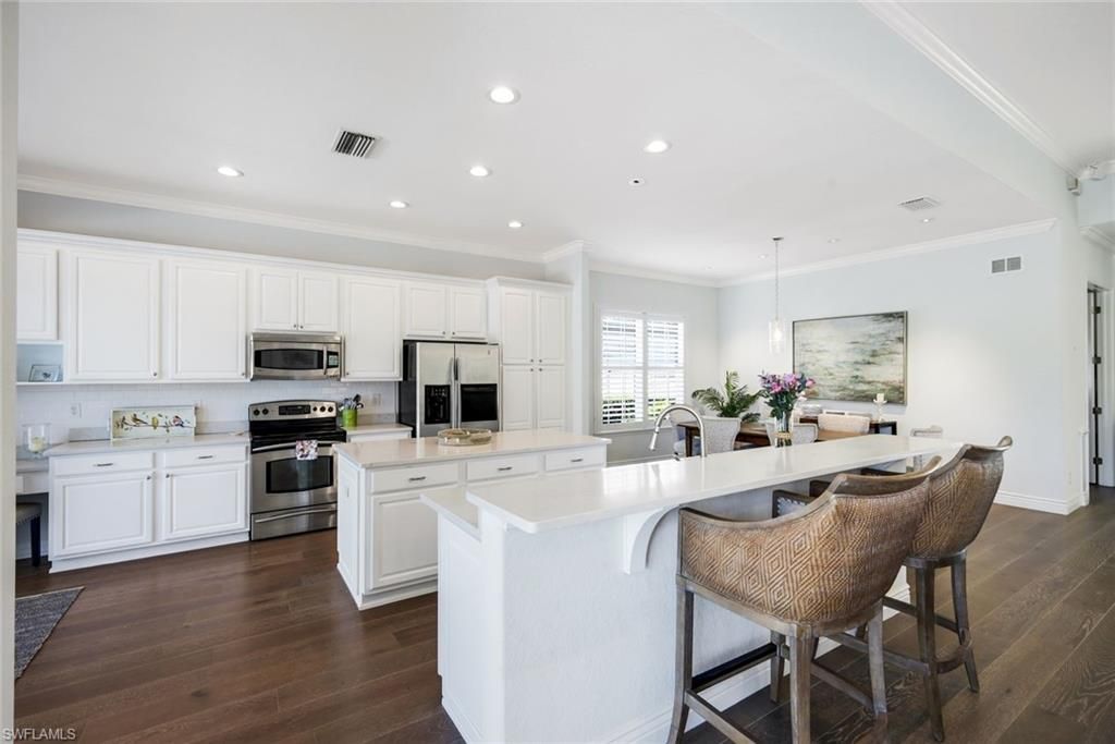 10009 St Moritz Dr , Miromar Lakes, FL 33913 Photo