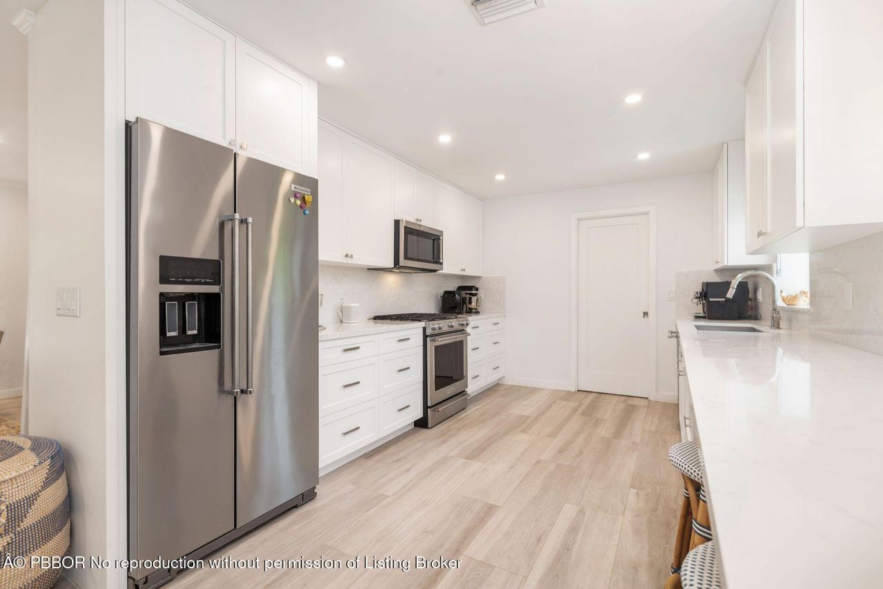 301 Edgewood Drive, West Palm Beach, FL 33405 Photo