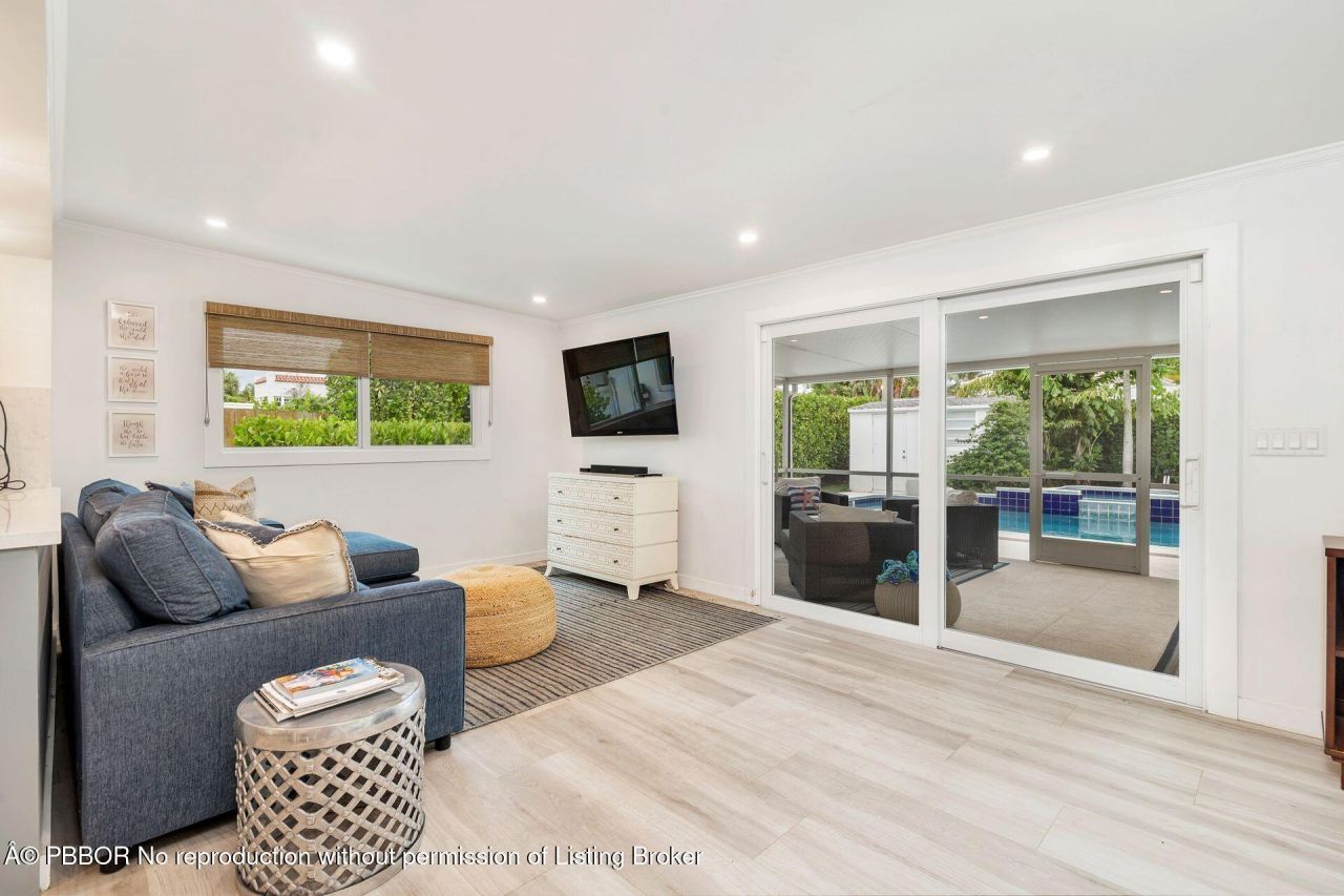 301 Edgewood Drive, West Palm Beach, FL 33405 Photo