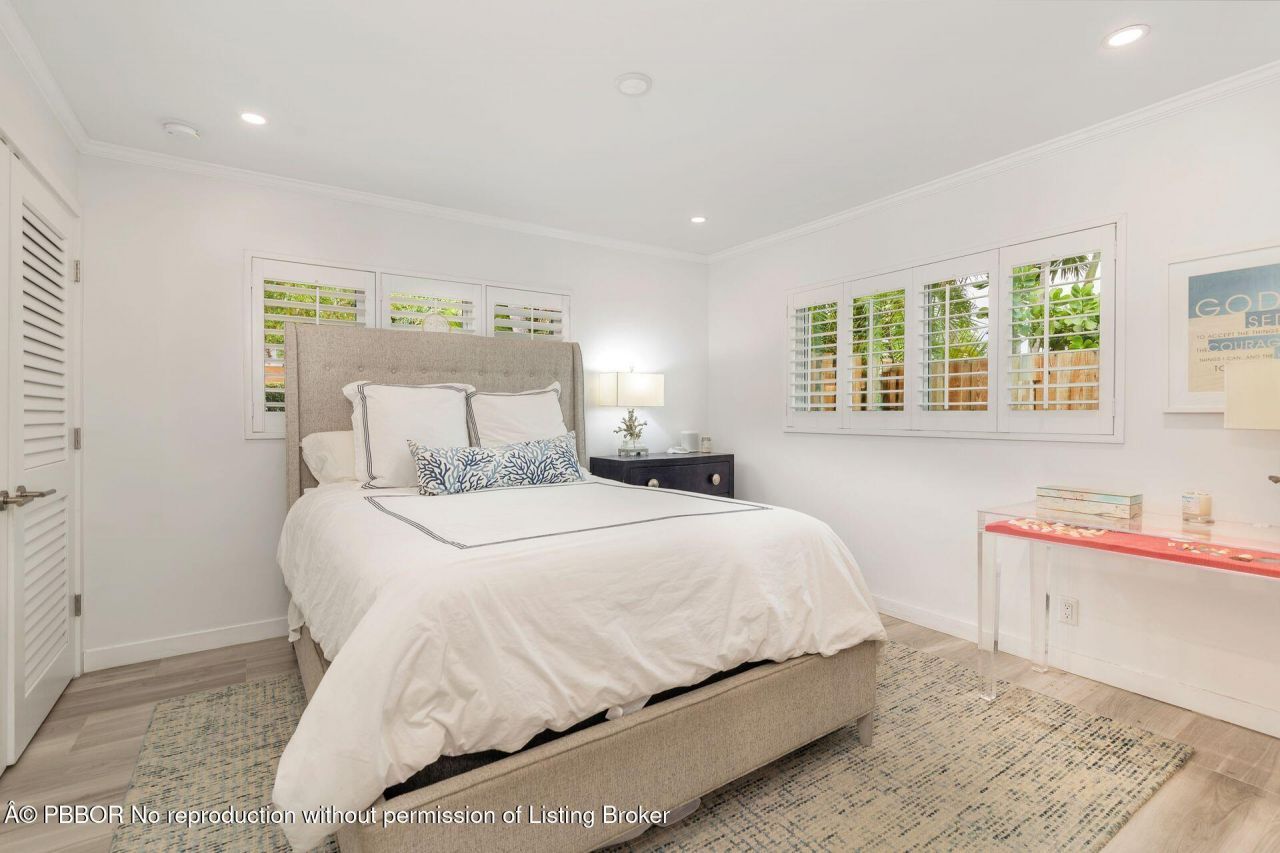 301 Edgewood Drive, West Palm Beach, FL 33405 Photo