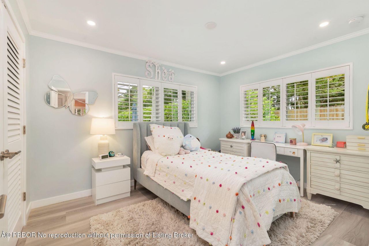 301 Edgewood Drive, West Palm Beach, FL 33405 Photo