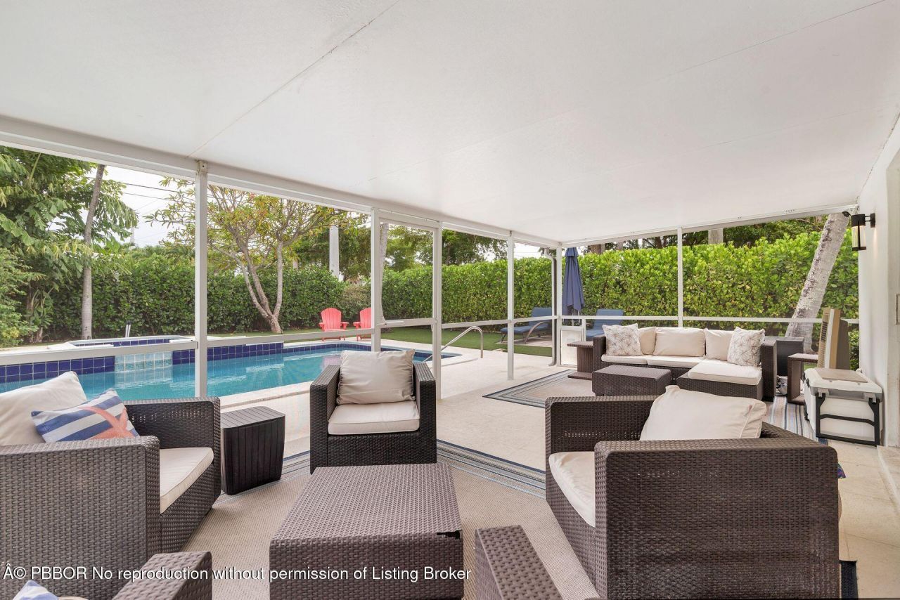 301 Edgewood Drive, West Palm Beach, FL 33405 Photo