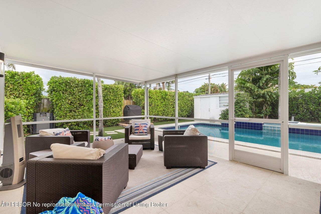 301 Edgewood Drive, West Palm Beach, FL 33405 Photo