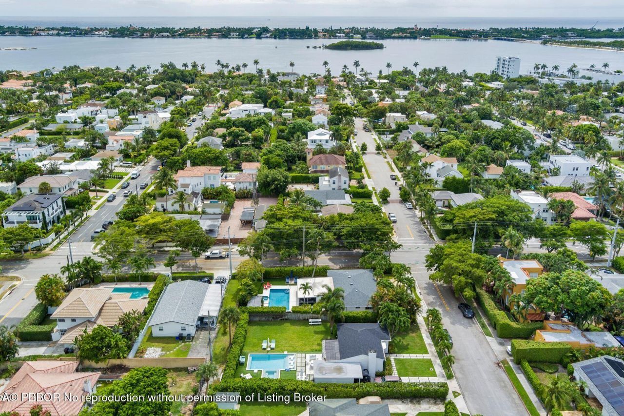 301 Edgewood Drive, West Palm Beach, FL 33405 Photo