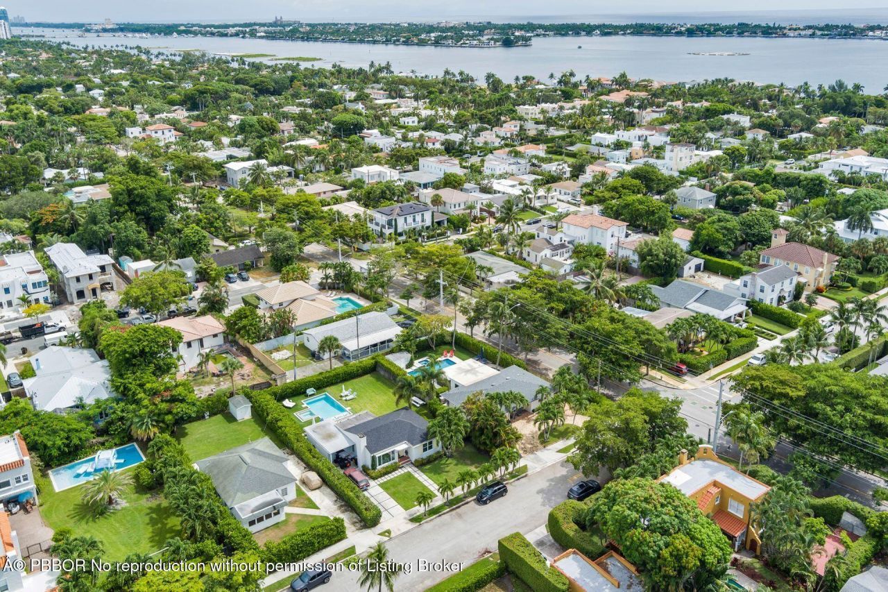 301 Edgewood Drive, West Palm Beach, FL 33405 Photo