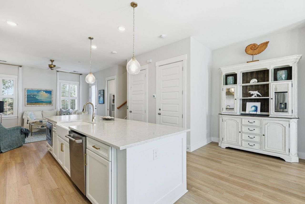 1110 Studdingsail Lane Photo 4