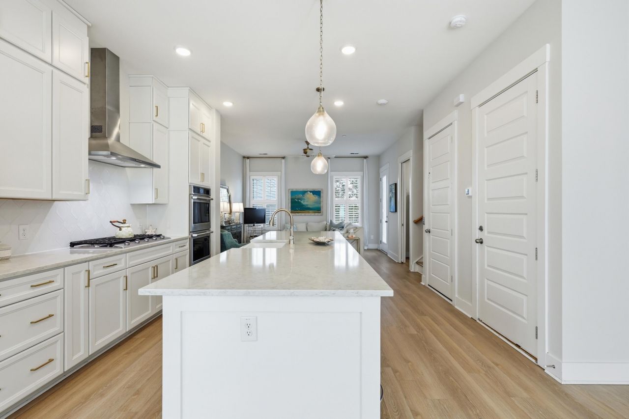 1110 Studdingsail Lane Photo 9