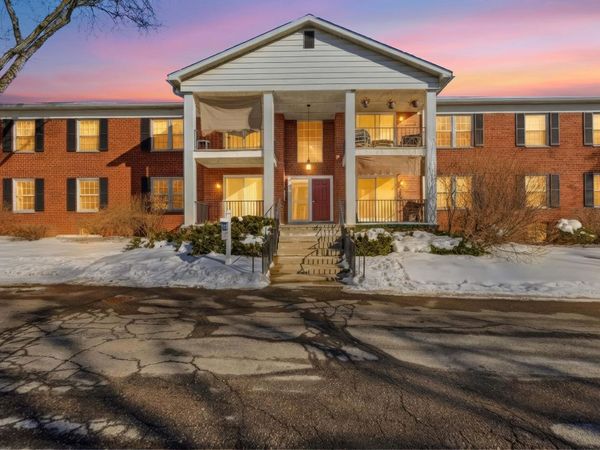 27636 E Echo Valley E, Unit 136, Farmington Hills, MI 48334