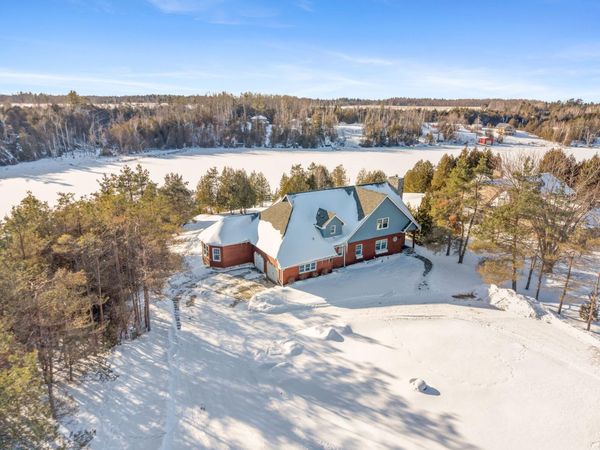 8585 Swan Pointe Drive, Cheboygan, MI 49721