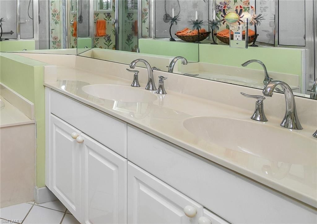 1000 L Ambiance Cir, Unit 201, Naples, FL 34108 Photo
