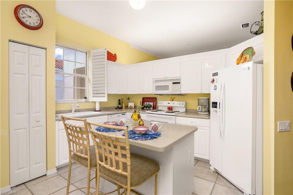 1000 L Ambiance Cir, Unit 201, Naples, FL 34108 Photo