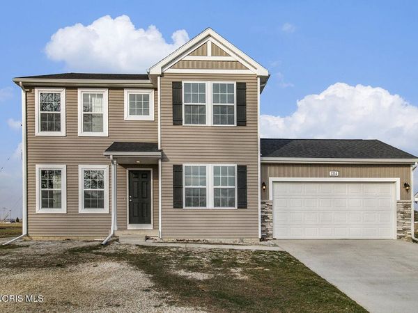 1324 Clairmont Avenue, Napoleon, OH 43545