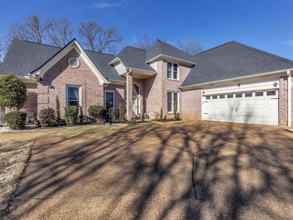 9694 LEEWARD SLOPES DR, Lakeland, TN 38002