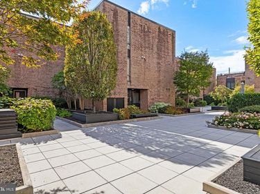 130 SPRUCE STREET, Unit 27A, PHILADELPHIA, PA 19106