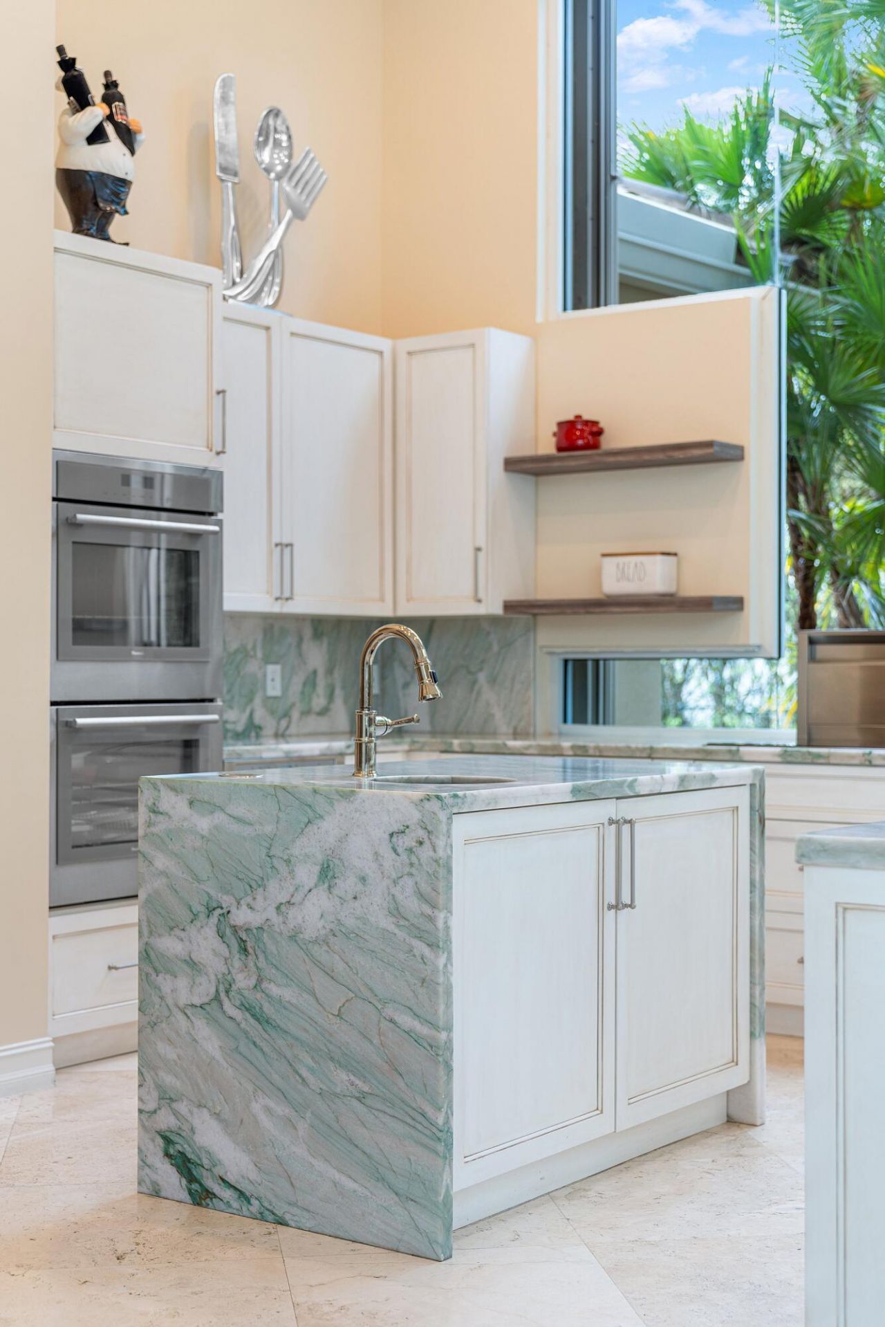 1811 Breakers West Court, West Palm Beach, FL 33411 Photo