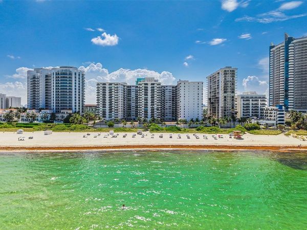 6039 Collins Ave, Unit 833, Miami Beach, FL 33140