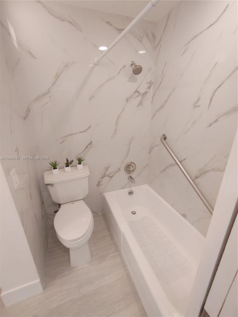 215 SE 3rd Ave , Unit 307C, Hallandale Beach, FL 33009 Photo