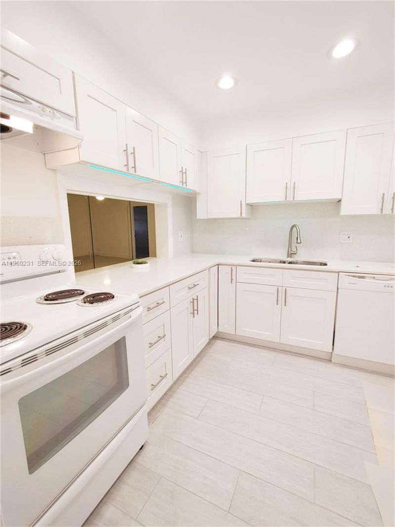 215 SE 3rd Ave , Unit 307C, Hallandale Beach, FL 33009 Photo