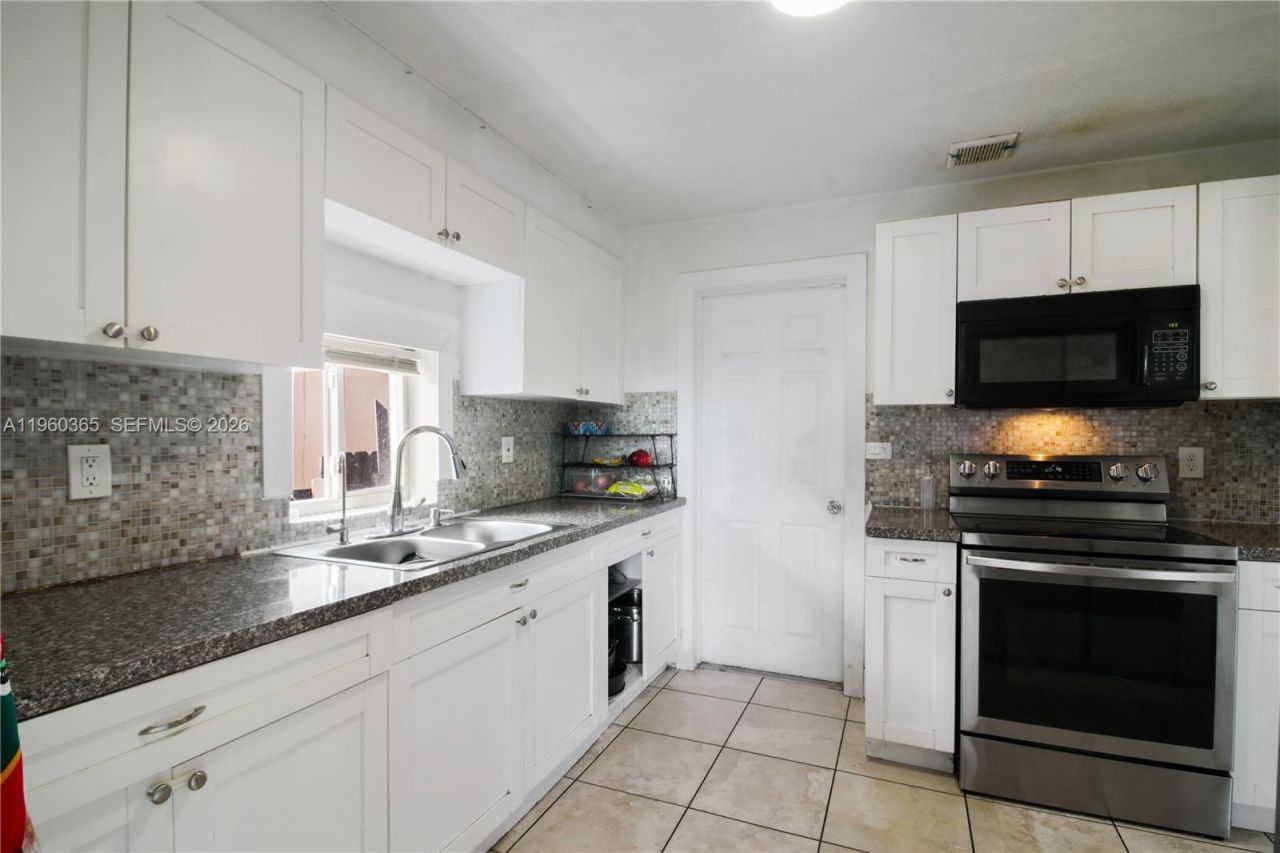 350 NW 119th St, Miami, FL 33168 Photo