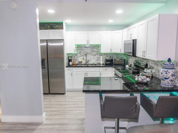 6190 W 19th Ave, Unit 201, Hialeah, FL 33012