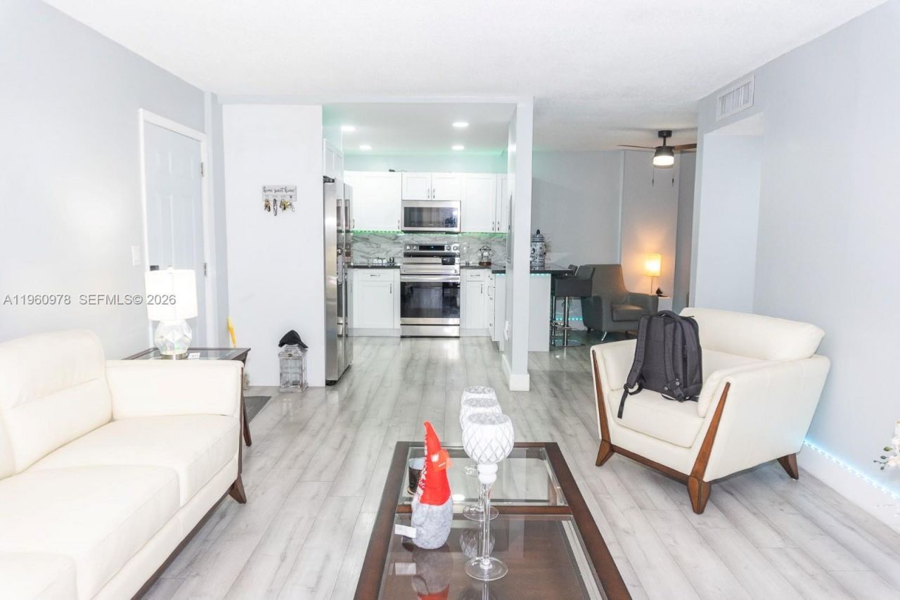 6190 W 19th Ave, Unit 201, Hialeah, FL 33012 Photo