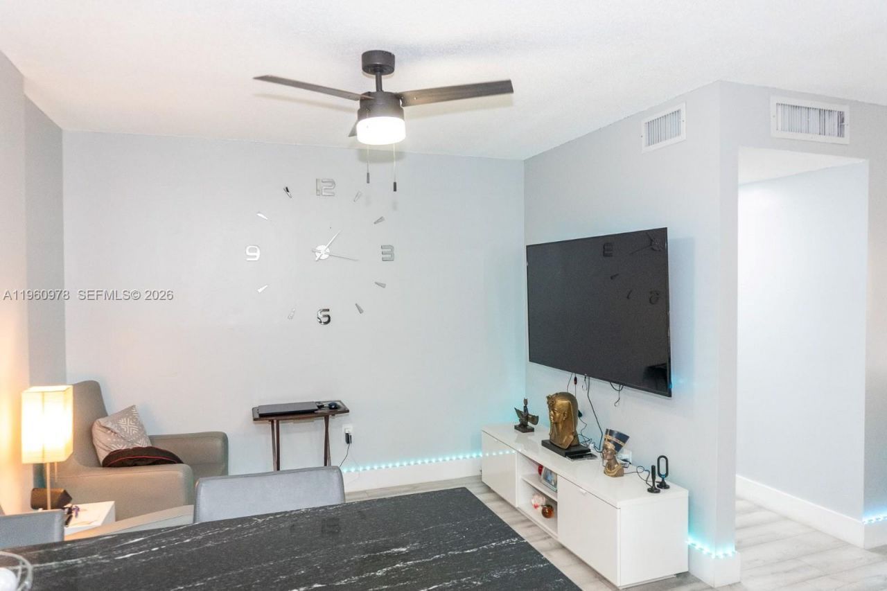 6190 W 19th Ave, Unit 201, Hialeah, FL 33012 Photo