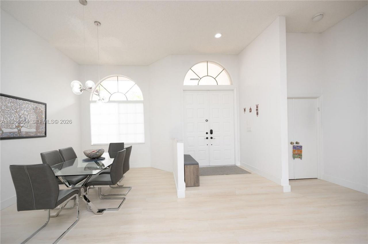 2621 Oakbrook Ln , Weston, FL 33332 Photo