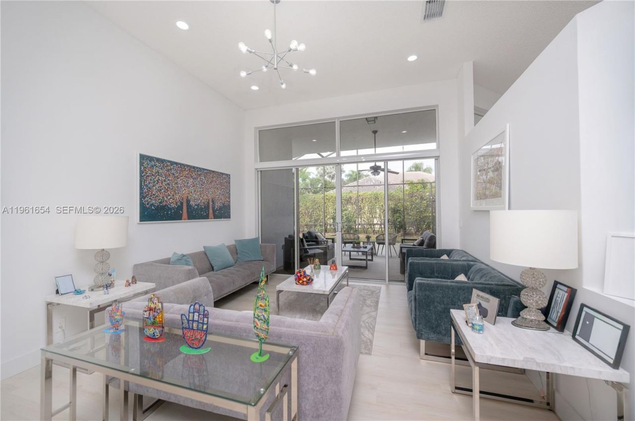 2621 Oakbrook Ln , Weston, FL 33332 Photo