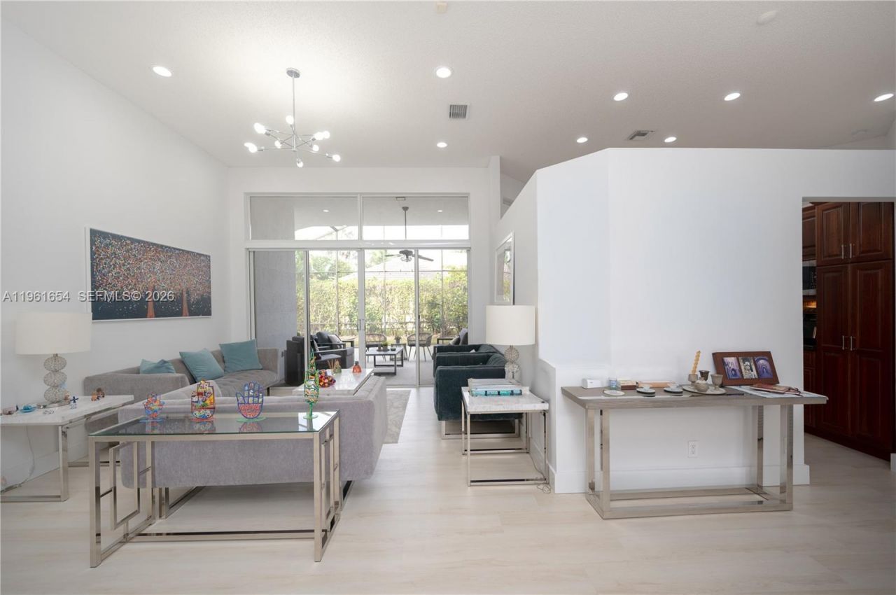 2621 Oakbrook Ln , Weston, FL 33332 Photo