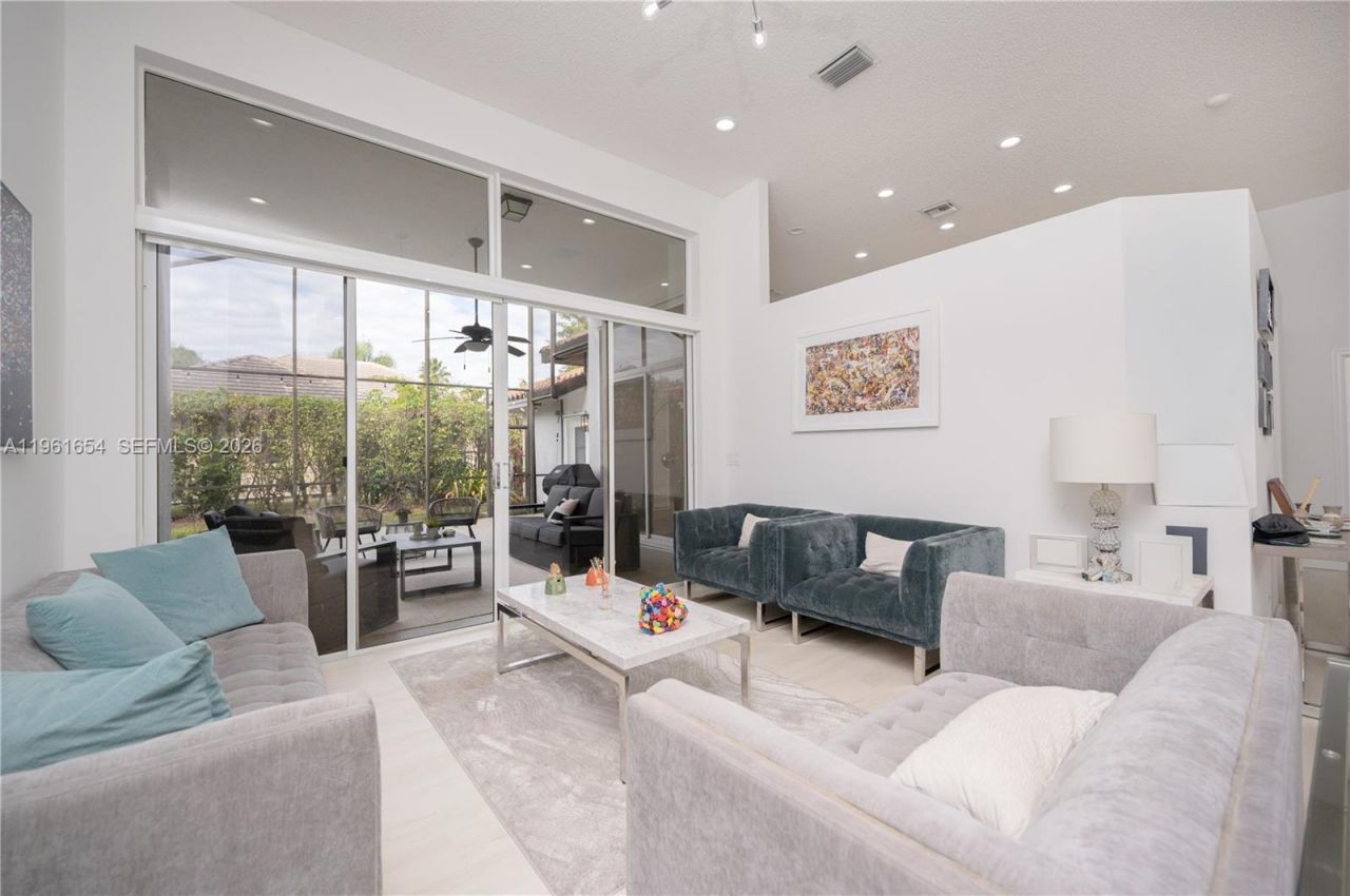 2621 Oakbrook Ln , Weston, FL 33332 Photo