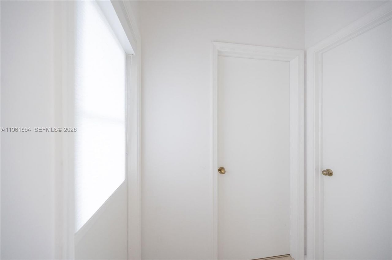 2621 Oakbrook Ln , Weston, FL 33332 Photo