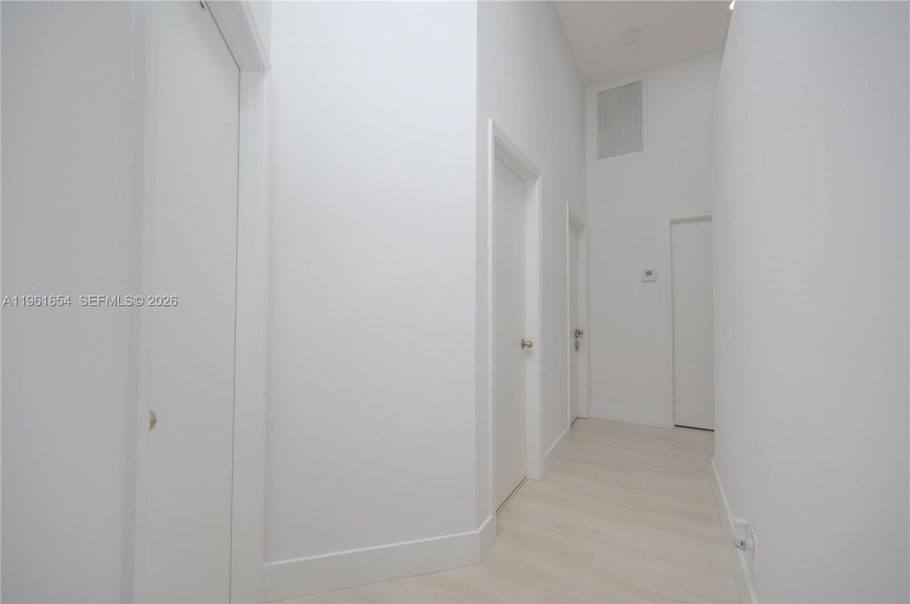 2621 Oakbrook Ln , Weston, FL 33332 Photo