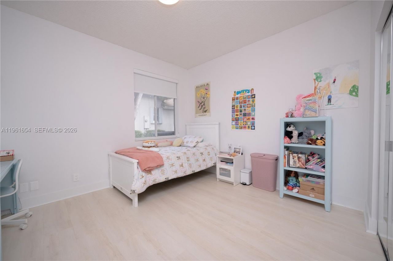 2621 Oakbrook Ln , Weston, FL 33332 Photo