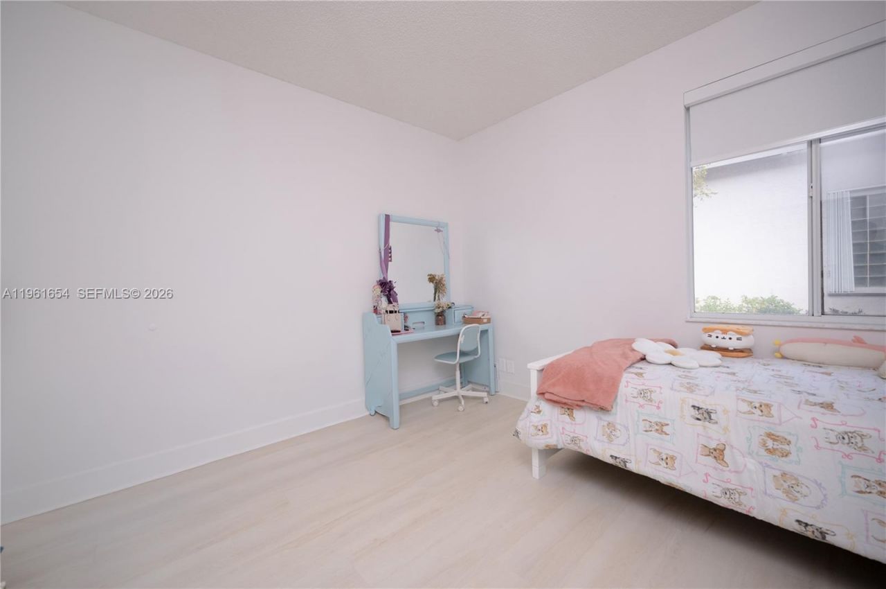 2621 Oakbrook Ln , Weston, FL 33332 Photo