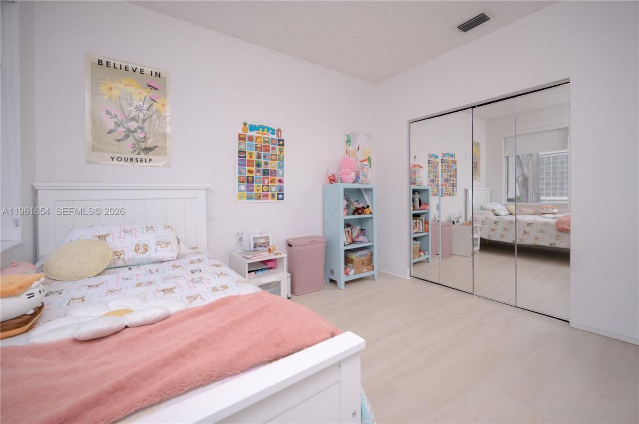 2621 Oakbrook Ln , Weston, FL 33332 Photo