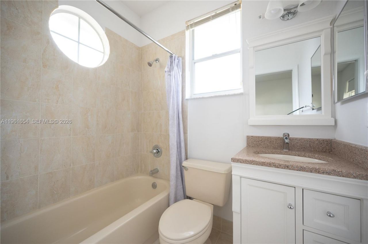 2621 Oakbrook Ln , Weston, FL 33332 Photo