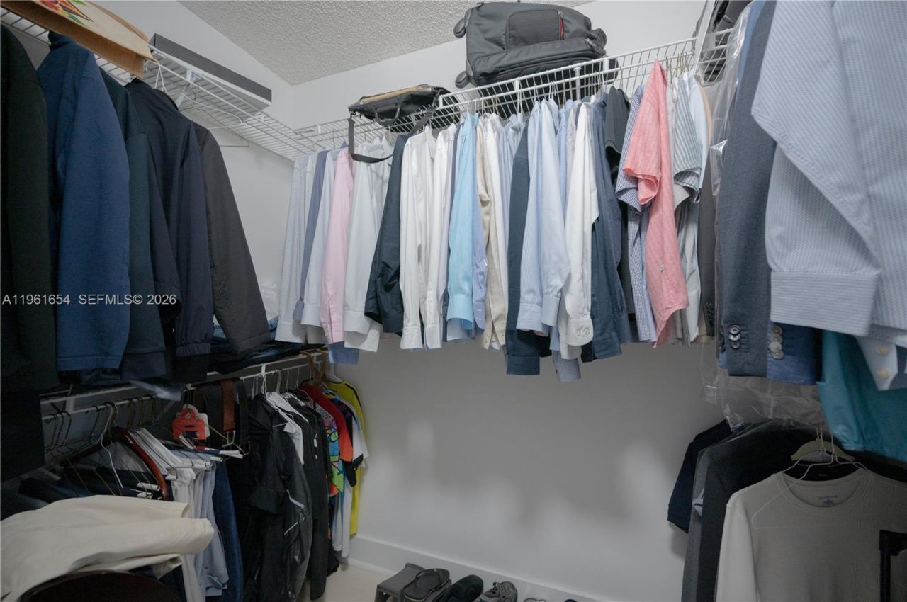 2621 Oakbrook Ln , Weston, FL 33332 Photo