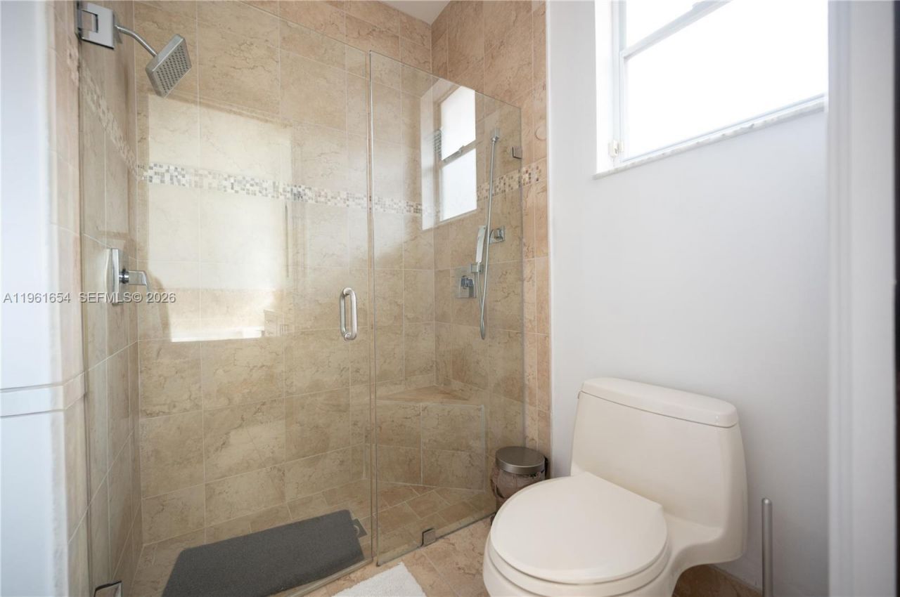 2621 Oakbrook Ln , Weston, FL 33332 Photo