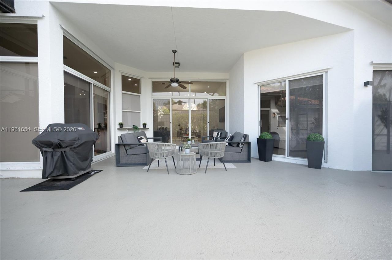 2621 Oakbrook Ln , Weston, FL 33332 Photo