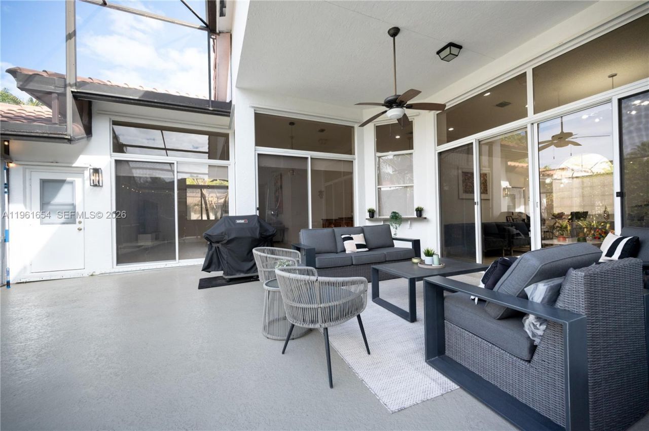 2621 Oakbrook Ln , Weston, FL 33332 Photo