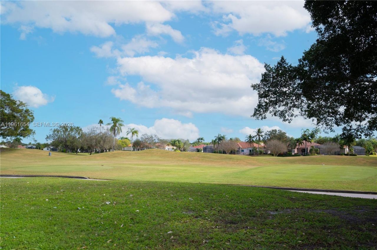 2621 Oakbrook Ln , Weston, FL 33332 Photo