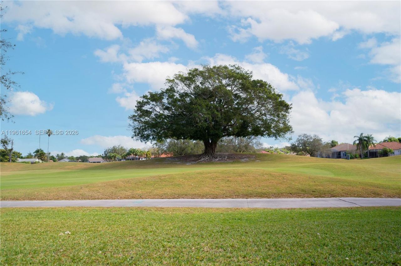 2621 Oakbrook Ln , Weston, FL 33332 Photo