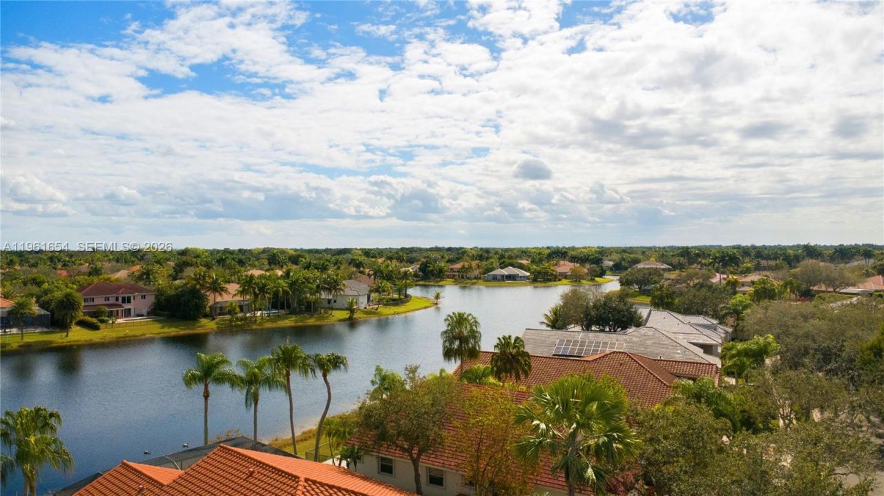 2621 Oakbrook Ln , Weston, FL 33332 Photo