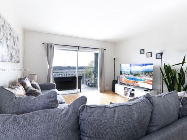 4400 Hillcrest Dr , Unit 901B, Hollywood, FL 33021