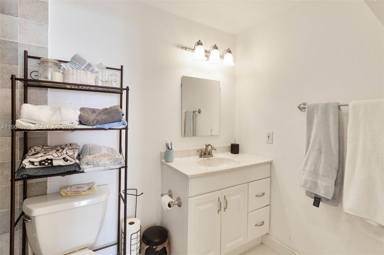 4400 Hillcrest Dr , Unit 901B, Hollywood, FL 33021 Photo