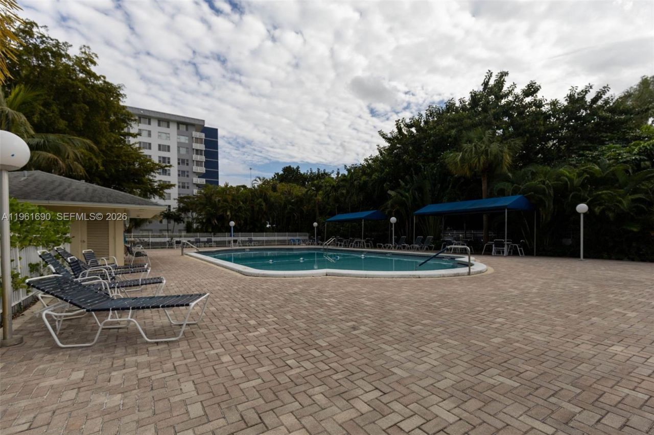 4400 Hillcrest Dr , Unit 901B, Hollywood, FL 33021 Photo