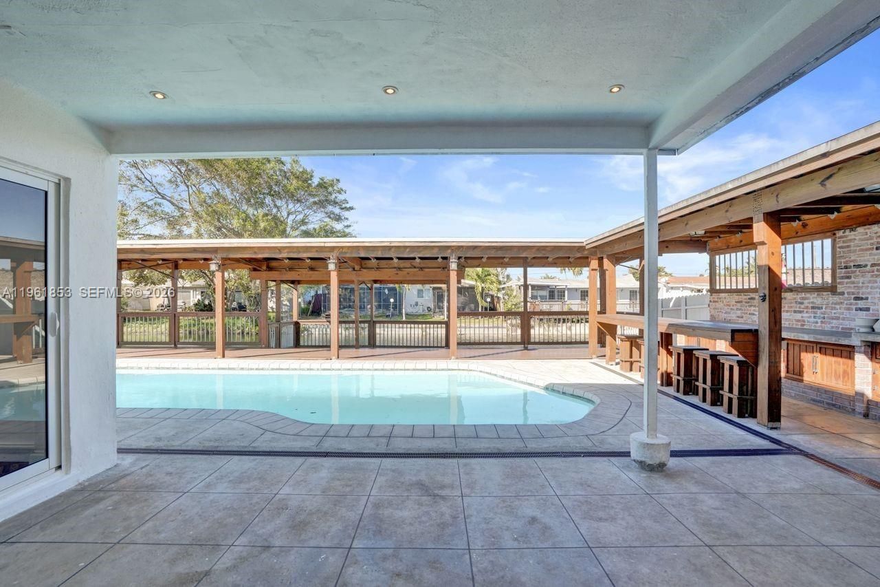 6617 Dahlia Dr, Miramar, FL 33023 Photo