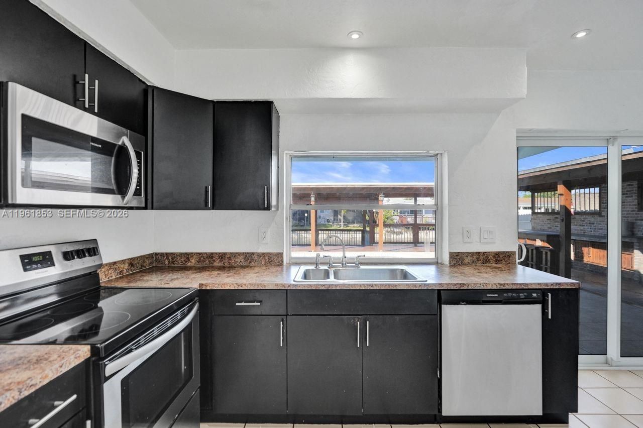 6617 Dahlia Dr, Miramar, FL 33023 Photo